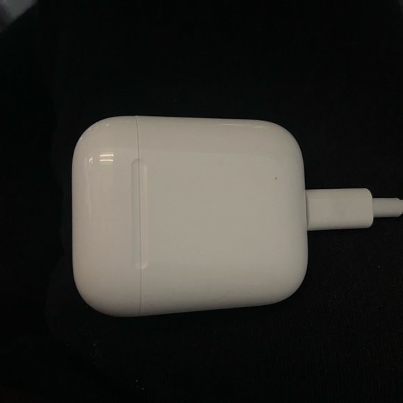 Apple Airpods (2nd Generation) - Picture 2 of 5